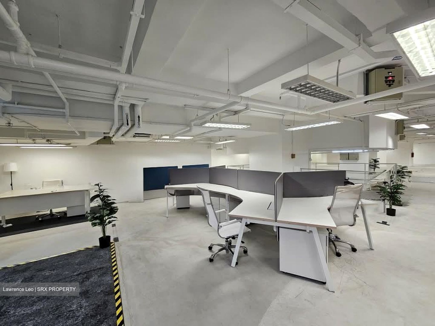 Hsbc Building (D1), Office #558504441